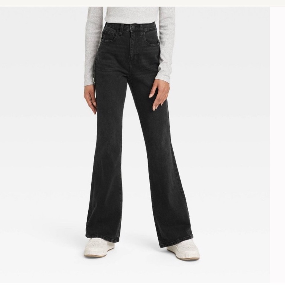 Women's dark blue jeans.